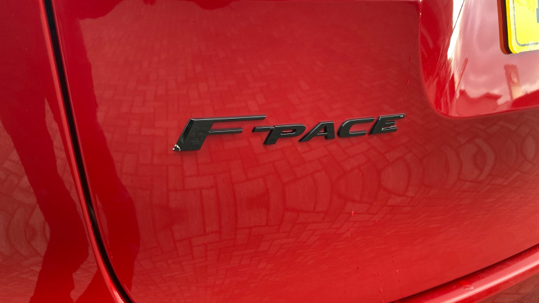 Jaguar F-Pace 2.0 D200 R-Dynamic Black 5dr Auto AWD Diesel Estate